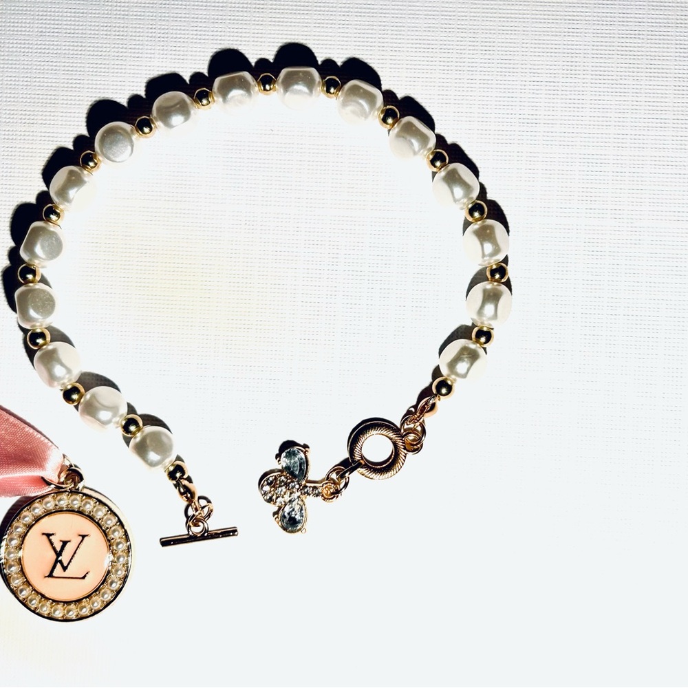 Set: 1. Louis Vuitton Gold & Pearl Pendant, 2. 8” Freshwater Pearl Like Bracelet - Picture 4 of 9